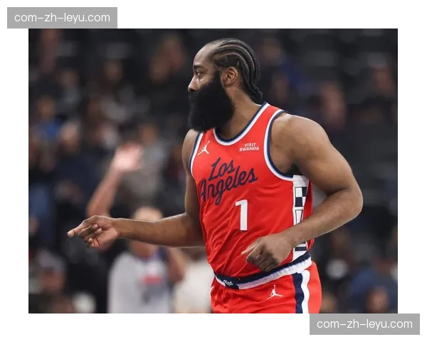 快船全场命中17记三分球 大胜鹈鹕终结自身三连败